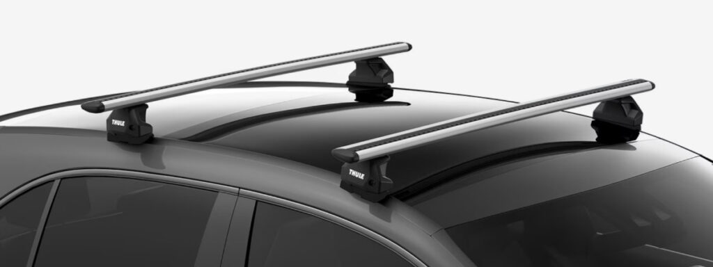 Roof bars on a car with fixed points